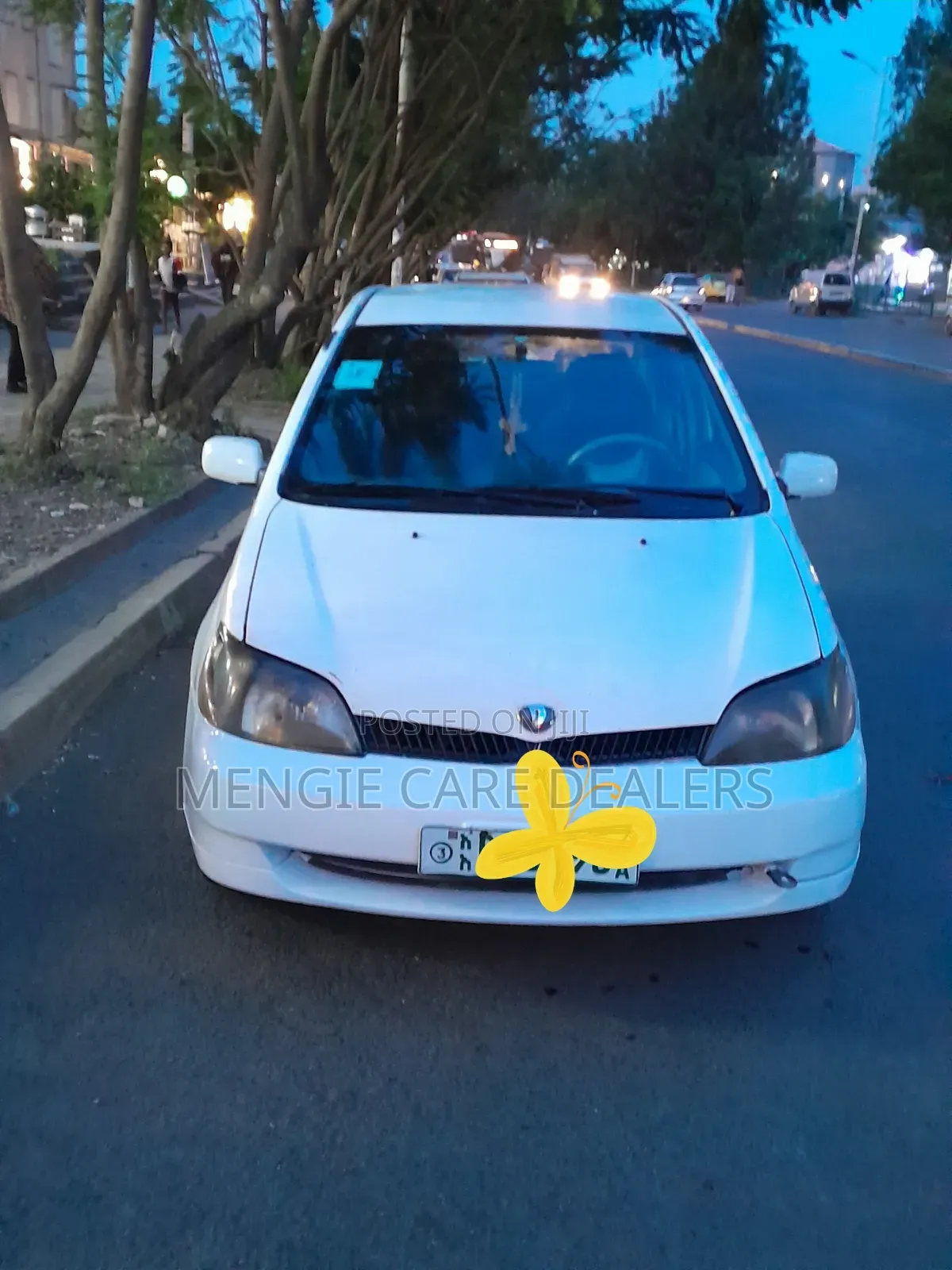 Toyota Platz 2001 White