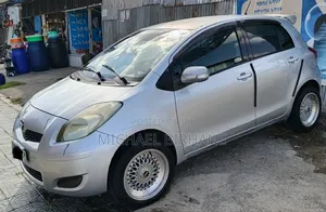 Toyota Yaris 2008 Gray