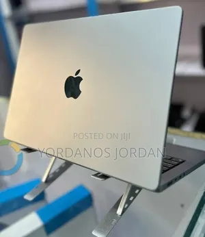 New Laptop Apple MacBook Pro 2021 M1 16GB Apple M1 Pro SSD 512GB