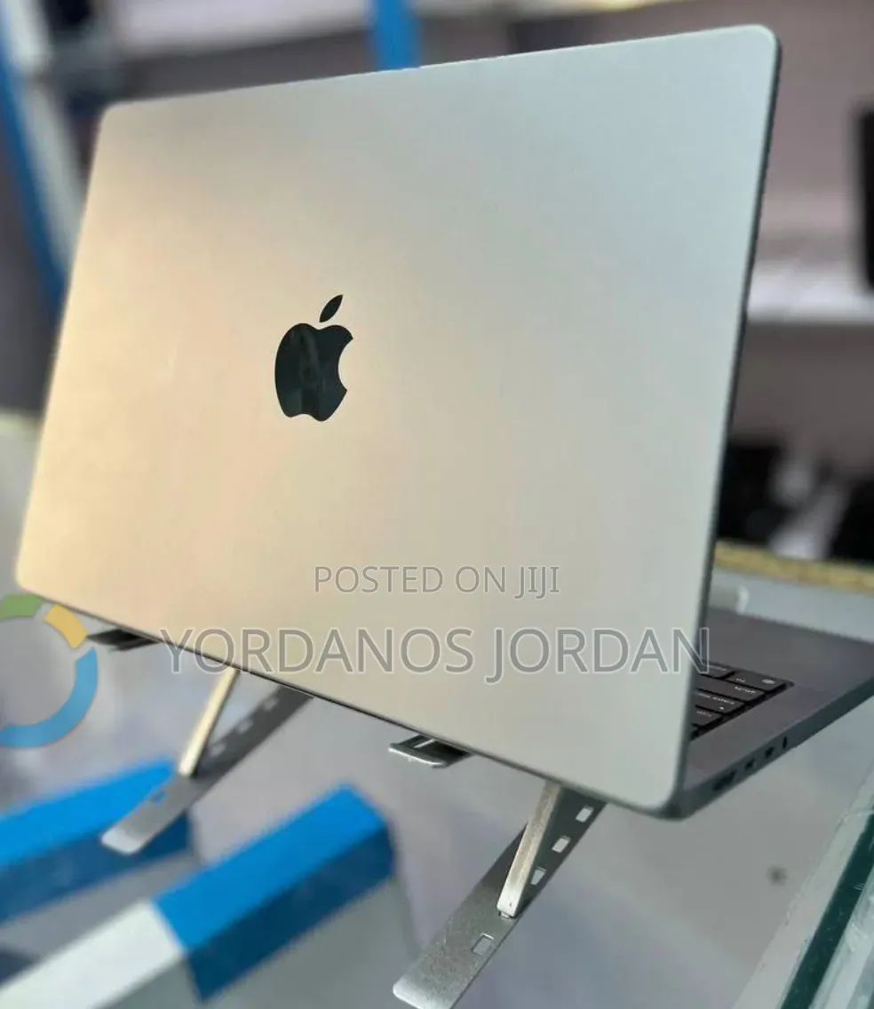 New Laptop Apple MacBook Pro 2021 M1 16GB Apple M1 Pro SSD 512GB