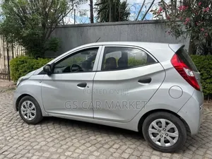 Hyundai Eon 2015 Silver