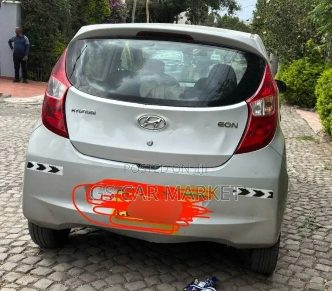 Hyundai Eon 2015 Silver