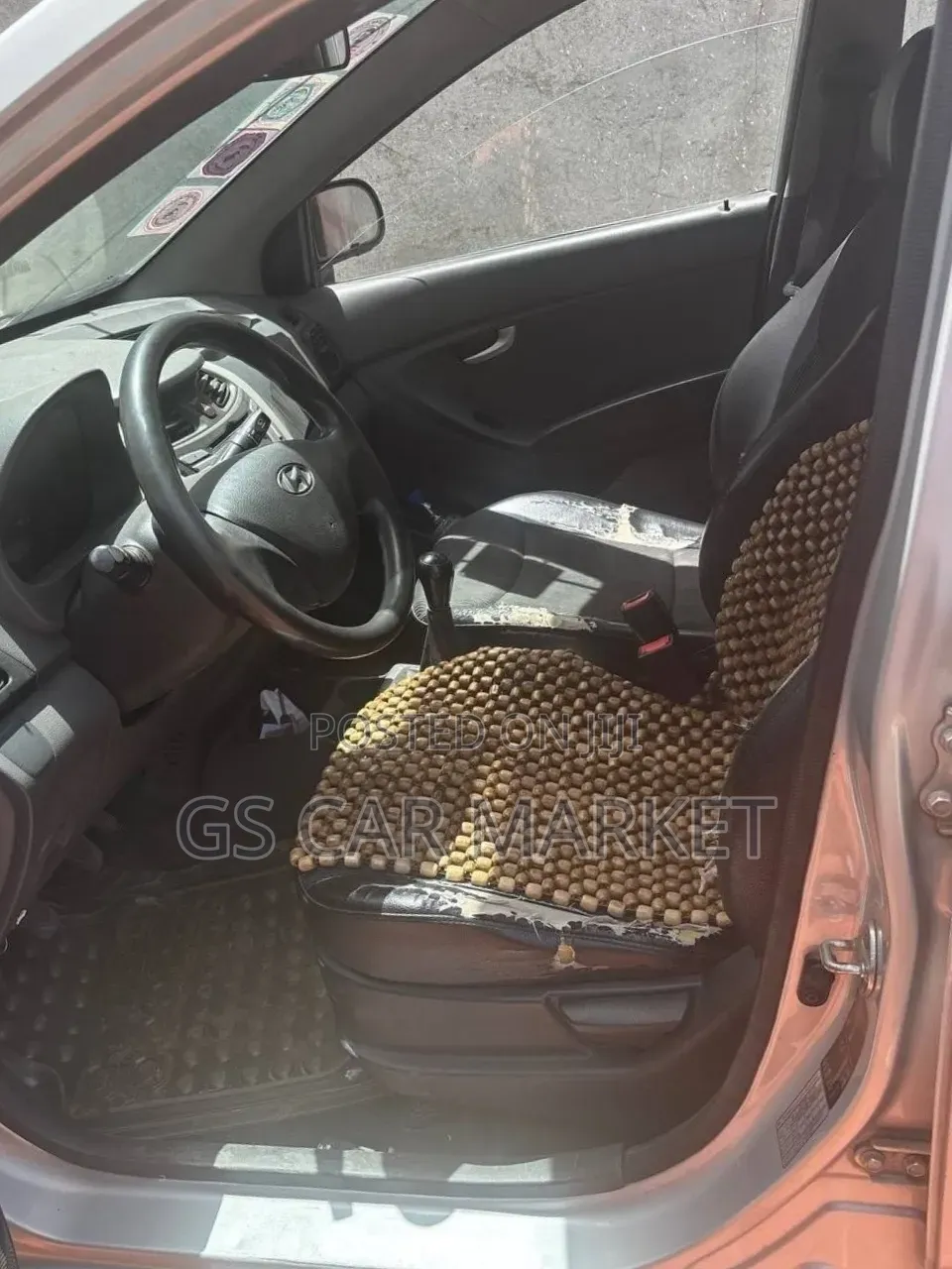 Hyundai Eon 2015 Silver