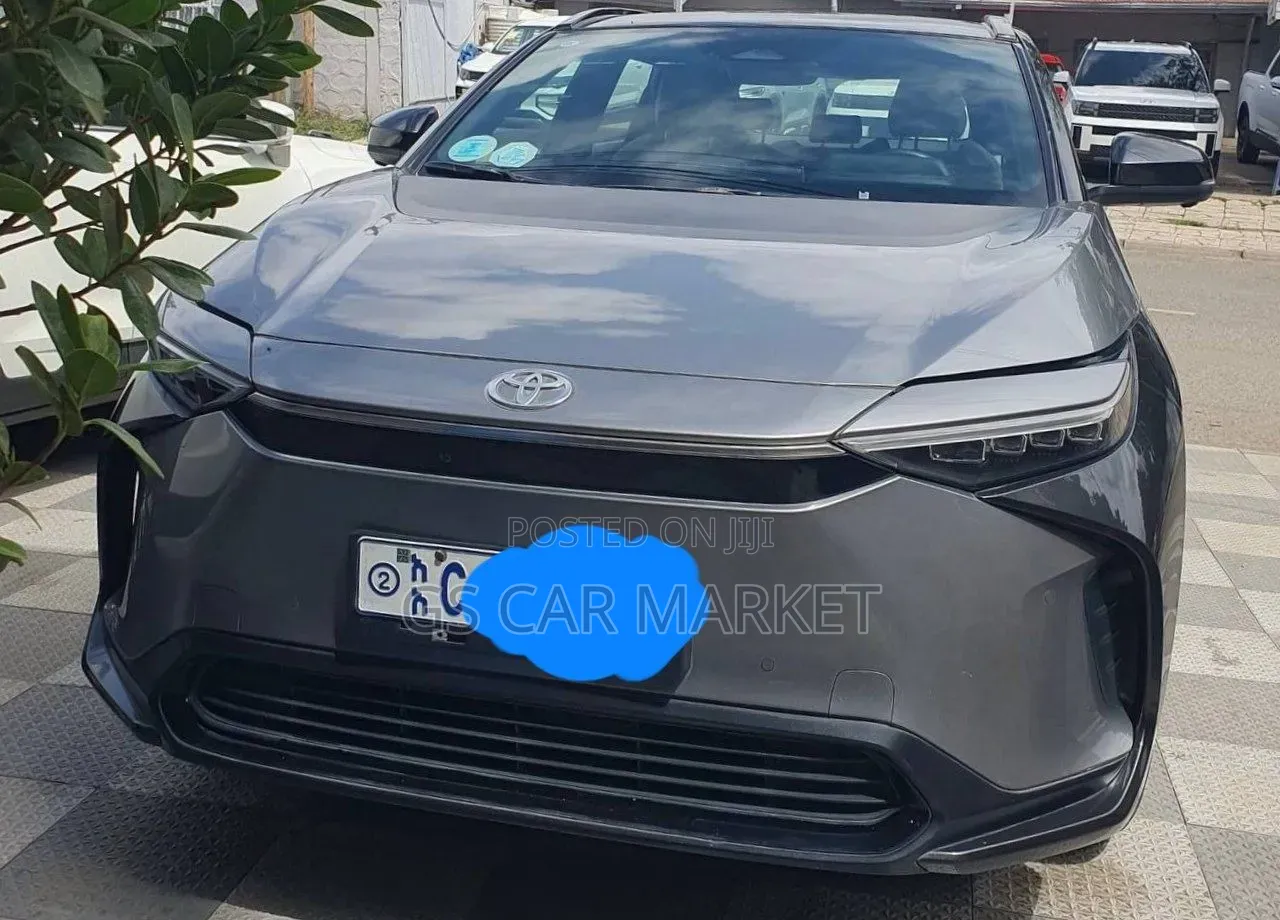 Toyota bZ4X 71.4 kWh FWD 2023 Gray