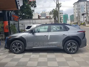 Toyota bZ4X 71.4 kWh FWD 2023 Gray