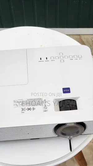 New Arrival Sony VPL-Dx221 Projector 1 Piece Remains