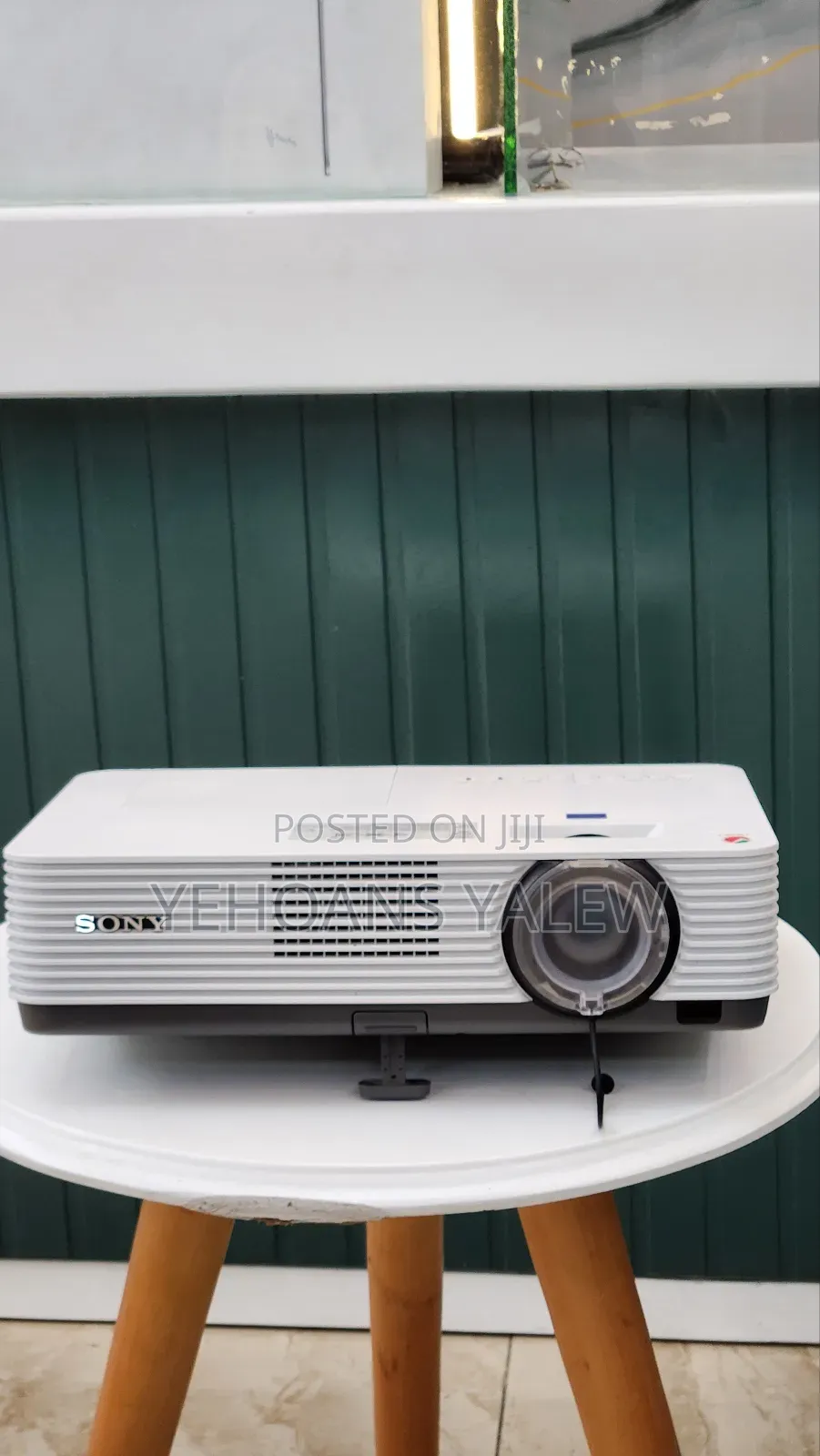 New Arrival Sony VPL-Dx221 Projector 1 Piece Remains