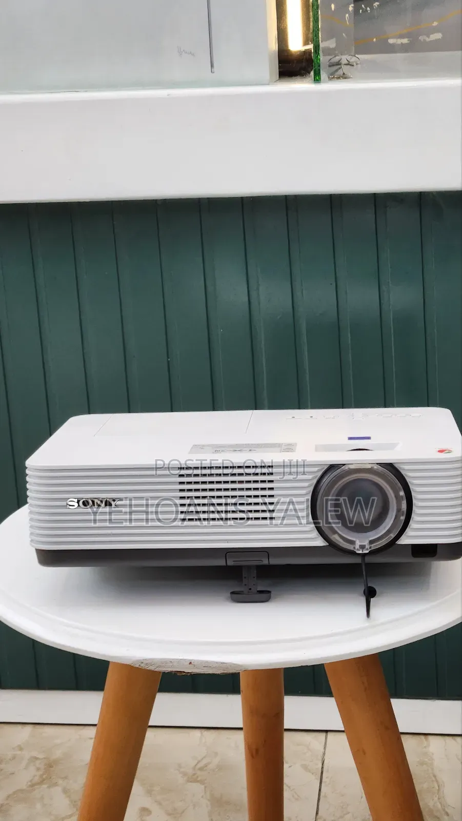New Arrival Sony VPL-Dx221 Projector 1 Piece Remains