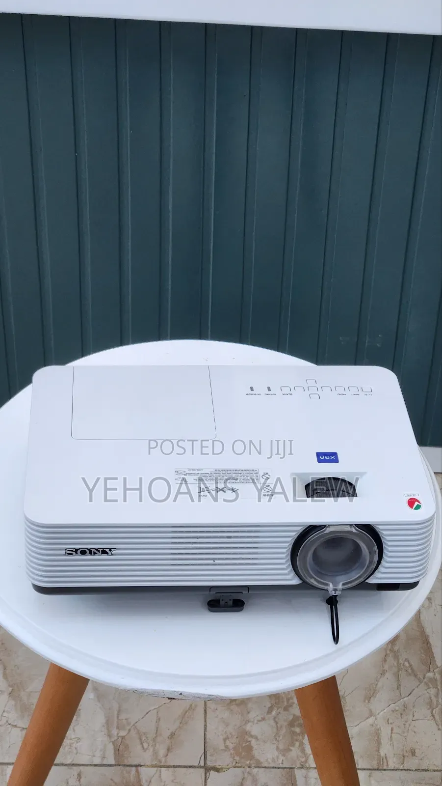 New Arrival Sony VPL-Dx221 Projector 1 Piece Remains