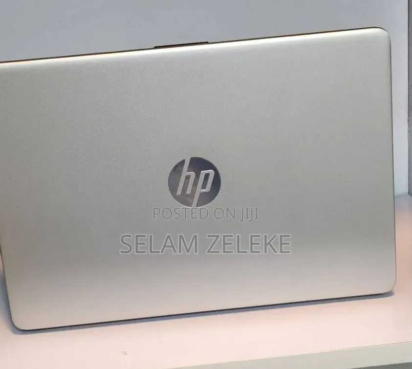 New Laptop HP 4GB Intel Core i3 SSD 256GB