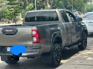 Toyota Hilux 2021 Gray