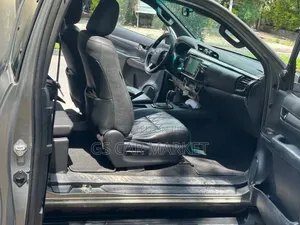 Toyota Hilux 2021 Gray
