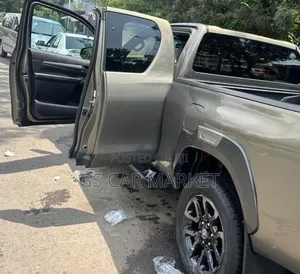 Toyota Hilux 2021 Gray