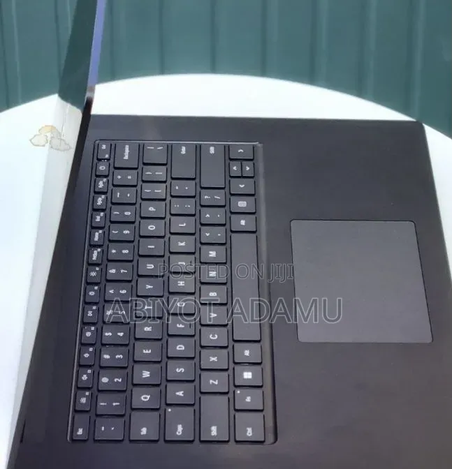 New Laptop Microsoft Surface Laptop 5 16GB Intel Core i7 SSD 256GB