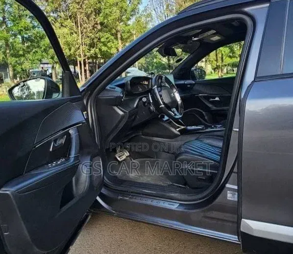 Peugeot 5008 2022 Gray