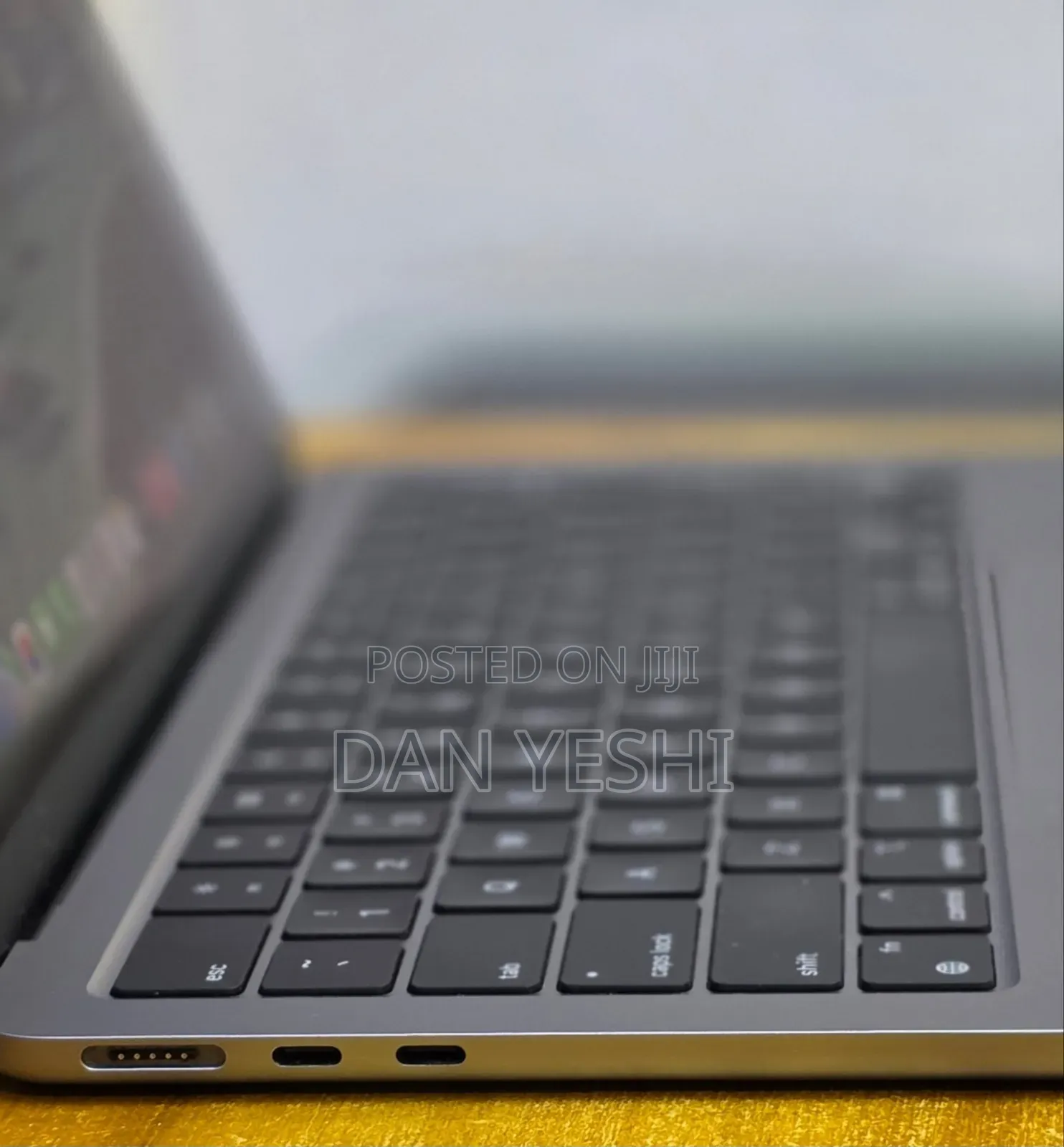 New Laptop Apple MacBook Air 2022 M2 8GB Apple M2 SSD 256GB