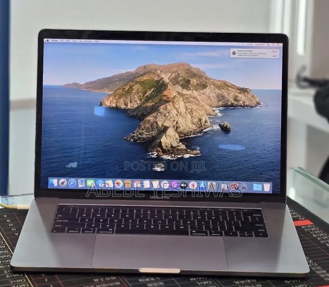 New Laptop Apple MacBook Pro 2018 32GB Intel Core i7 SSD 1T