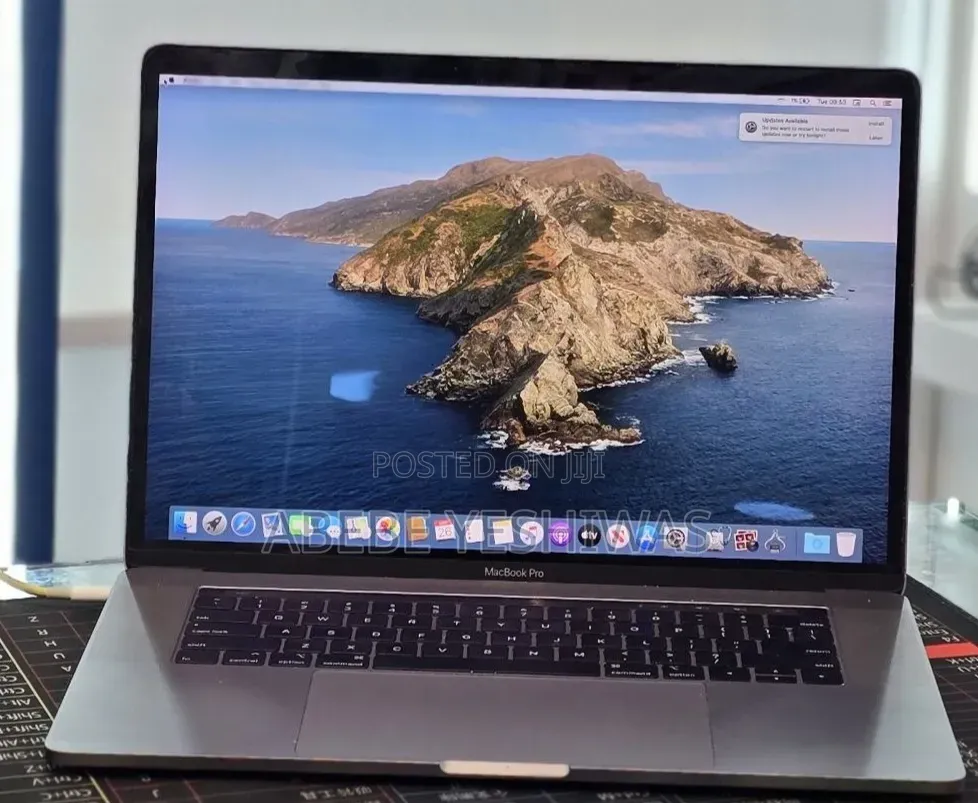 New Laptop Apple MacBook Pro 2018 32GB Intel Core i7 SSD 1T