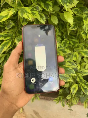 Apple iPhone 11 64 GB Red