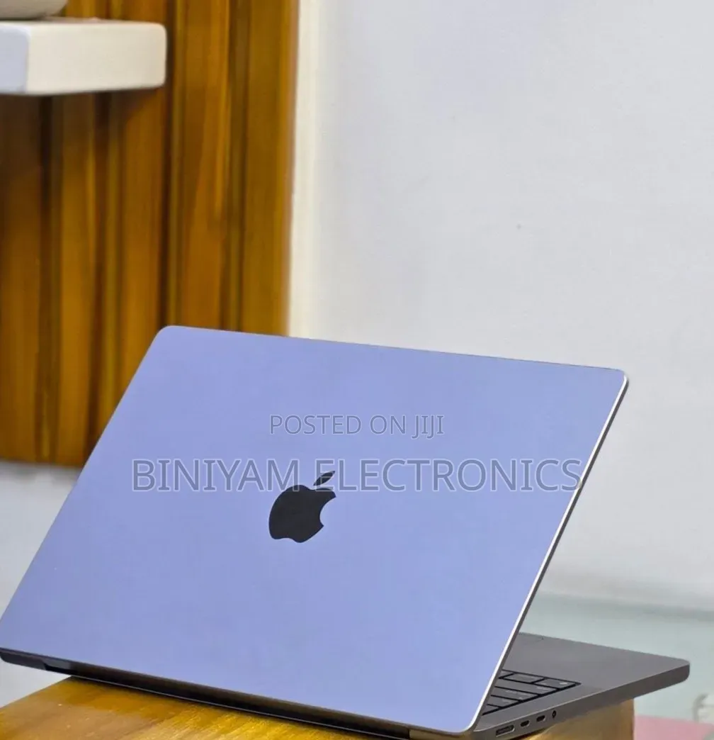 New Laptop Apple MacBook Pro 2021 M1 32GB Apple M1 Pro SSD 512GB