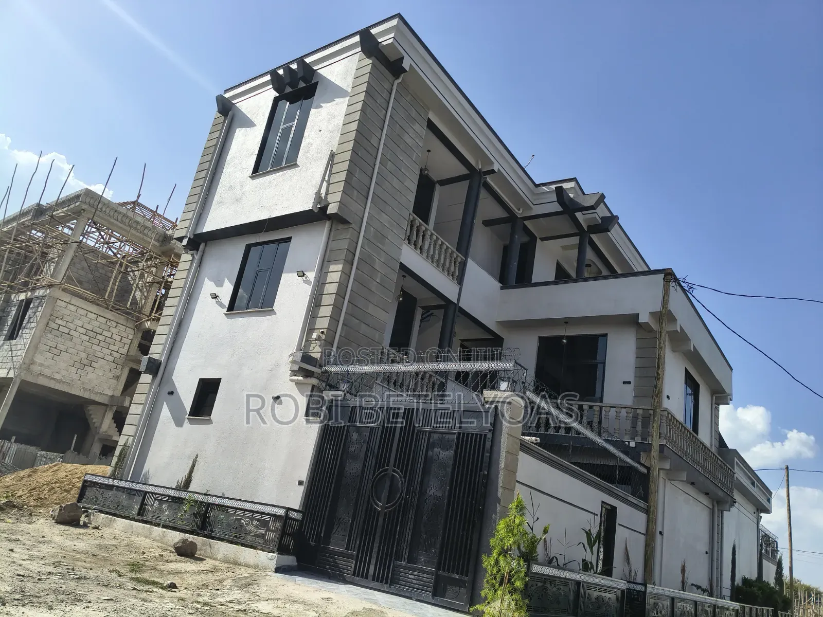 Furnished 7bdrm Apartment in G+2, East Shewa for sale