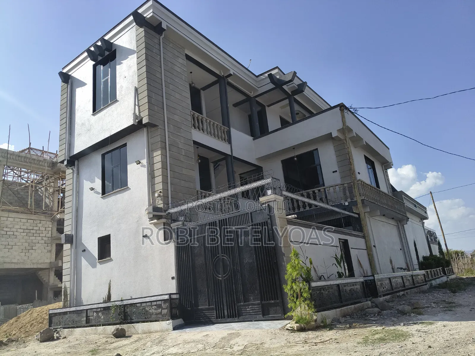 Furnished 7bdrm Apartment in G+2, East Shewa for sale