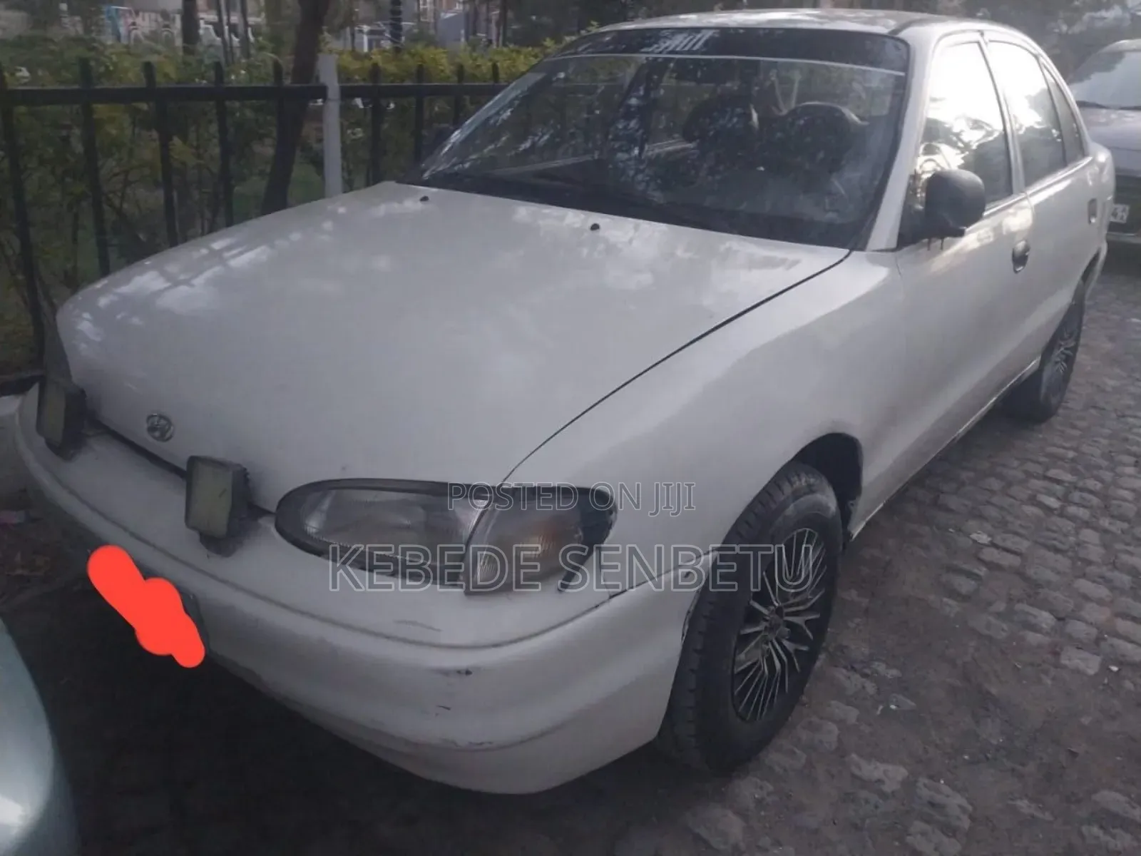 Hyundai Accent 1998 White