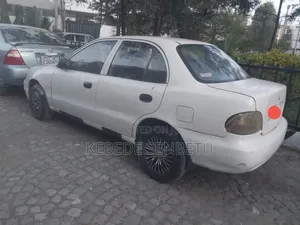 Hyundai Accent 1998 White