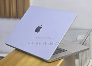 New Laptop Apple MacBook Pro 2020 M1 32GB Apple M1 Pro SSD 512GB