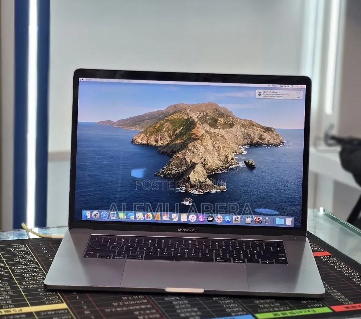 New Laptop Apple MacBook Pro 2018 32GB Intel Core i7 SSD 1T