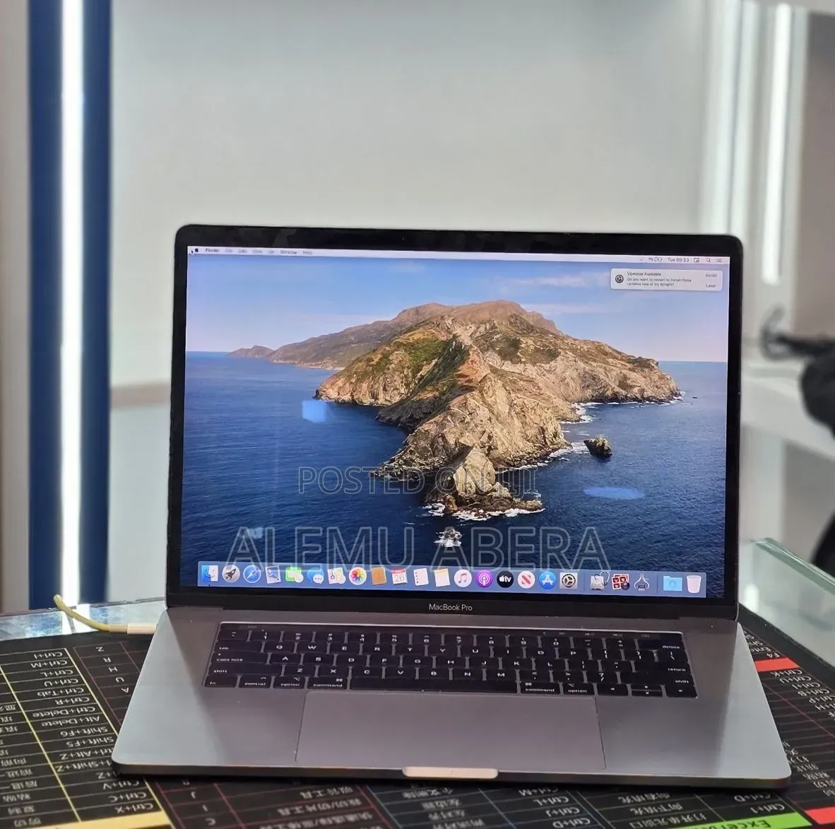 New Laptop Apple MacBook Pro 2018 32GB Intel Core i7 SSD 1T