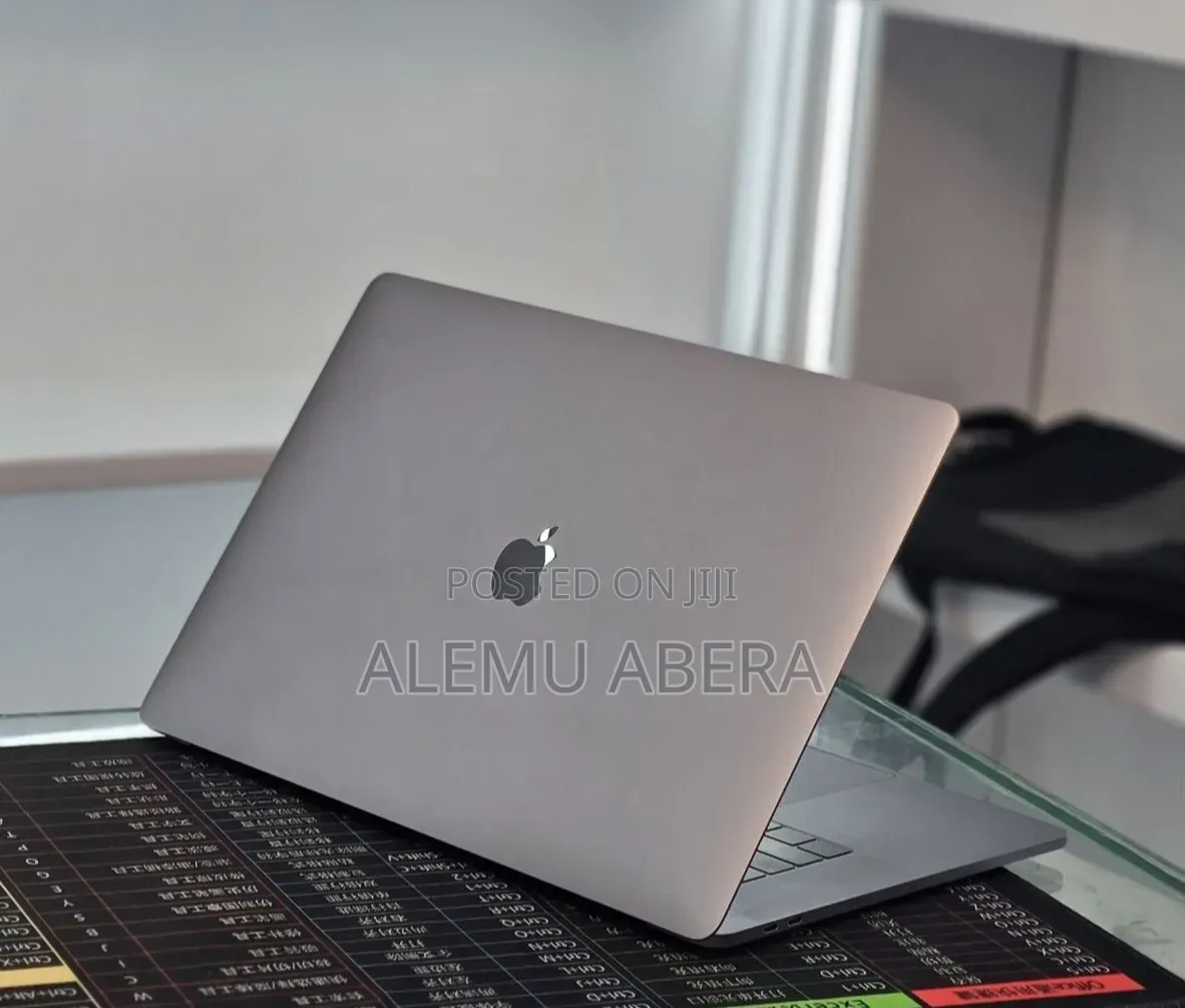 New Laptop Apple MacBook Pro 2018 32GB Intel Core i7 SSD 1T