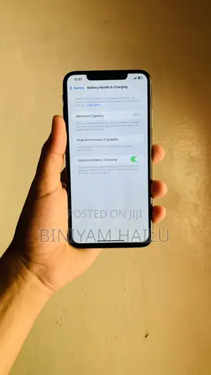 New Apple iPhone XS Max 64 GB Black