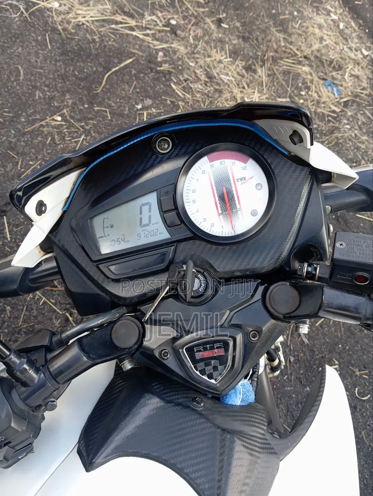 TVS Apache 180 RTR 2024 White