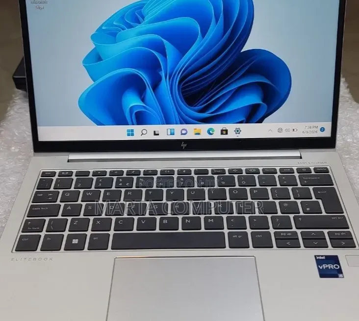 New Laptop HP EliteBook 830 G9 16GB Intel Core i5 SSD 512GB