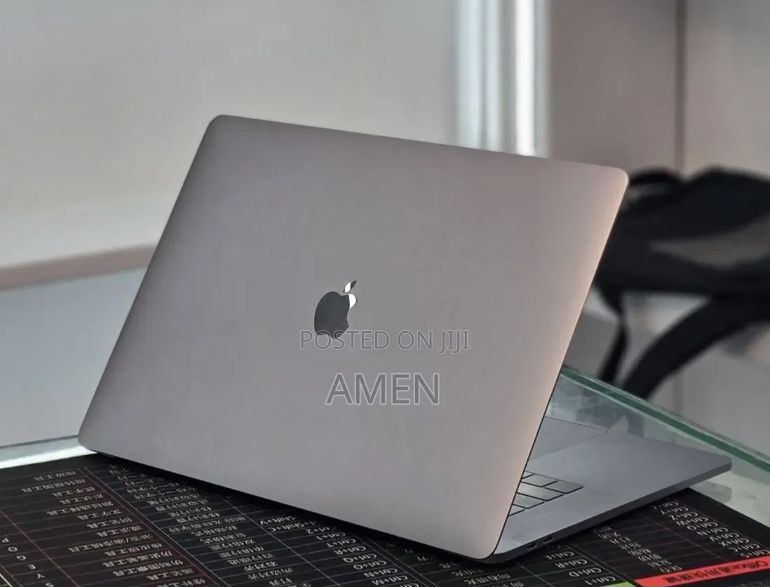 New Laptop Apple MacBook 2018 32GB Intel Core i7 SSD 1T