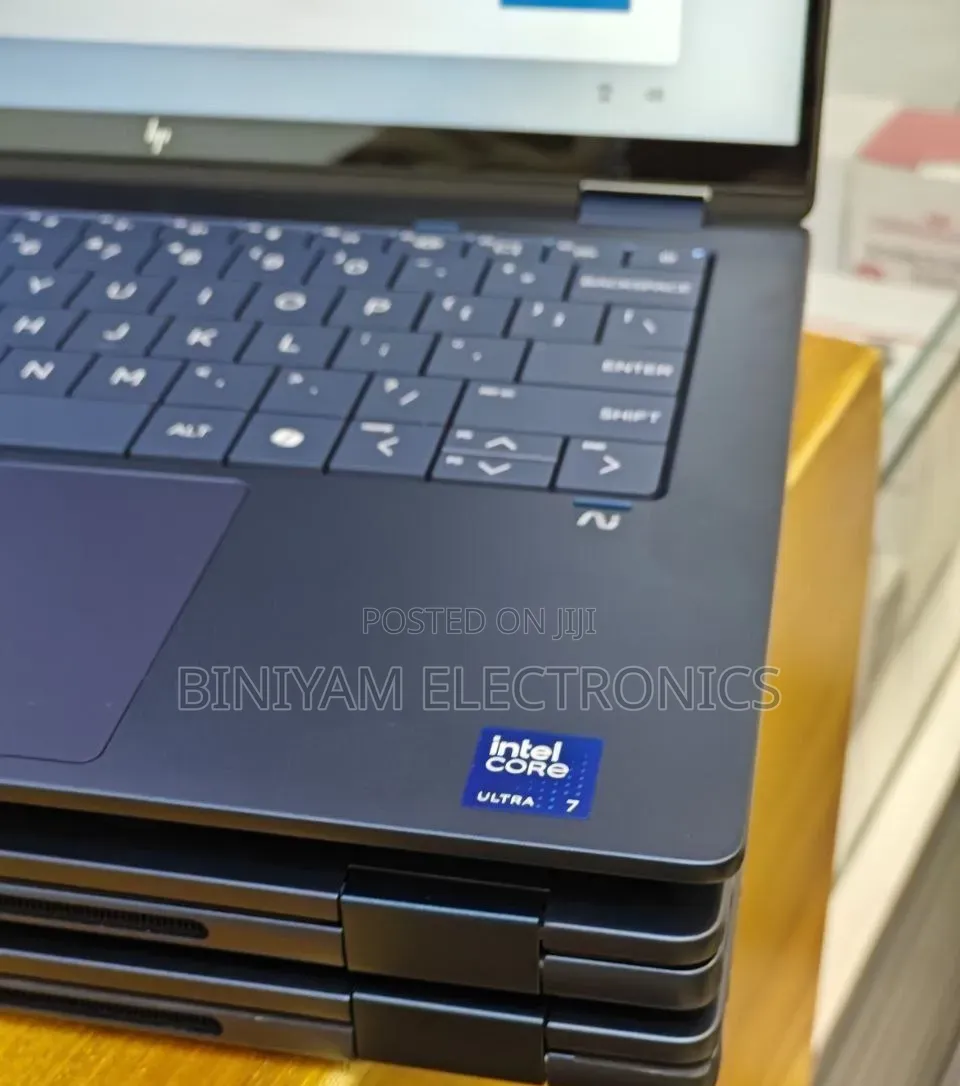 New Laptop HP OmniBook X Flip 14" 16GB Intel Core Ultra 7 SSD 512GB
