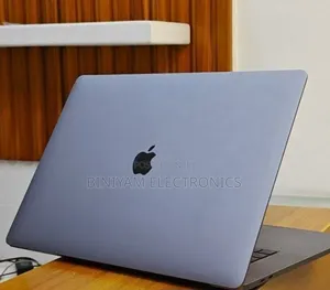 New Laptop Apple MacBook Pro 2018 32GB Apple M1 Pro SSD 2T