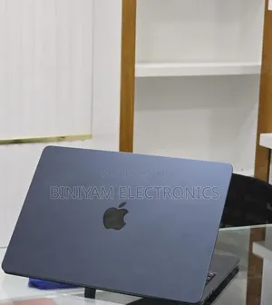 New Laptop Apple MacBook Air 2024 M3 16GB Apple M4 SSD 256GB