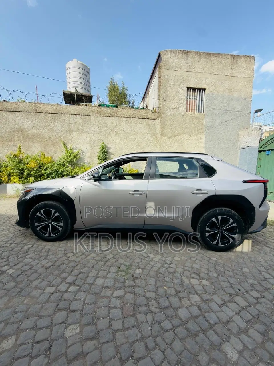 Toyota bZ4X 2023 Silver