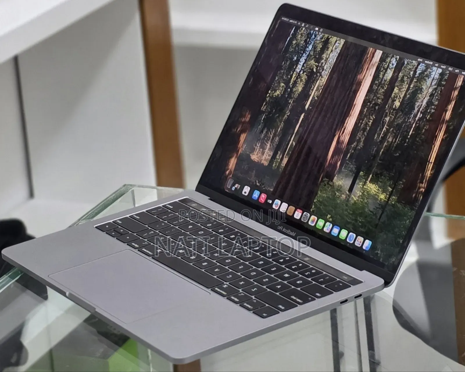 New Laptop Apple MacBook Pro 2019 16GB Intel Core i7 SSD 256GB
