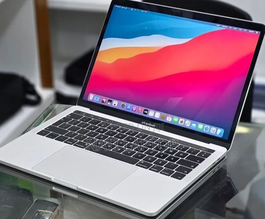 New Laptop Apple MacBook Pro 2019 16GB Intel Core i7 SSD 256GB