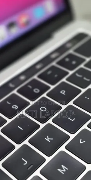 New Laptop Apple MacBook Pro 2019 16GB Intel Core i7 SSD 256GB