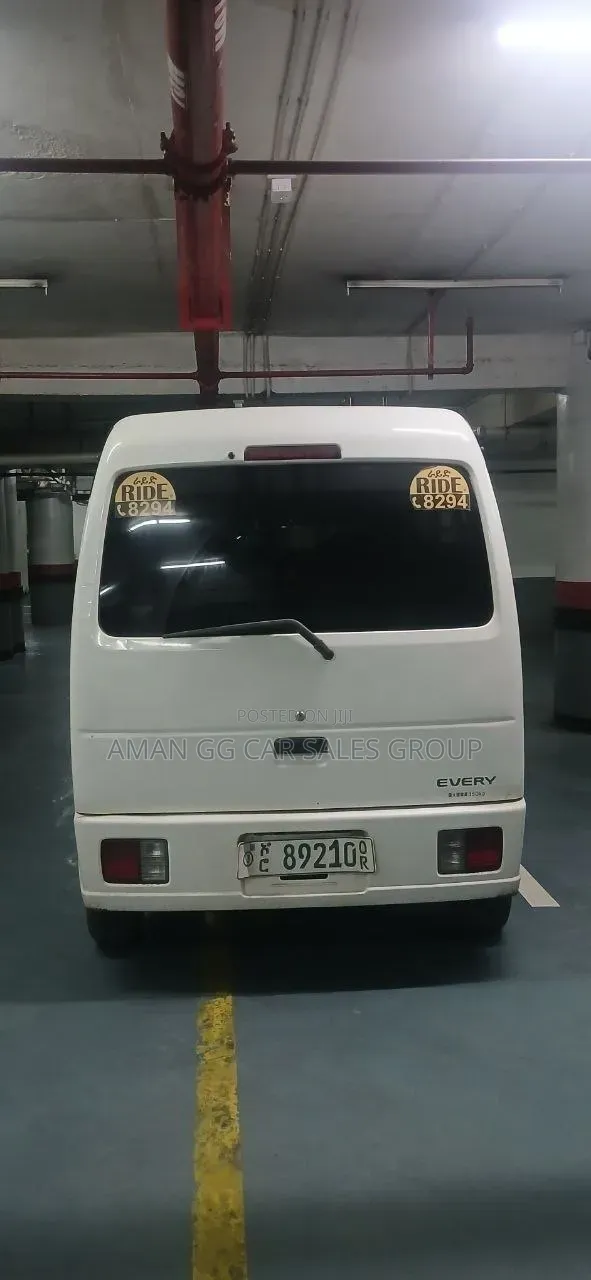 Suzuki Every Wagon 2012 Ivory