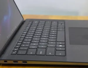 New Laptop Dell Precision 15 3520 16GB Intel Core i7 SSD 1T