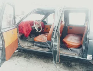 Nissan Pick-Up 1994 Gray