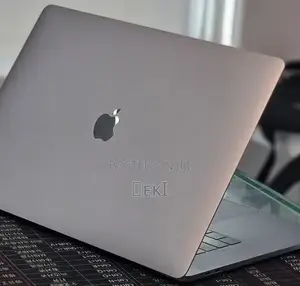 New Laptop Apple MacBook Pro 2018 32GB Intel Core i7 SSD 1T