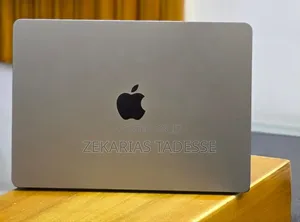 New Laptop Apple MacBook Air 2022 M2 8GB Apple M2 SSD 256GB