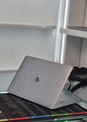 New Laptop Apple MacBook Pro 2018 16GB Intel Core i7 SSD 1T
