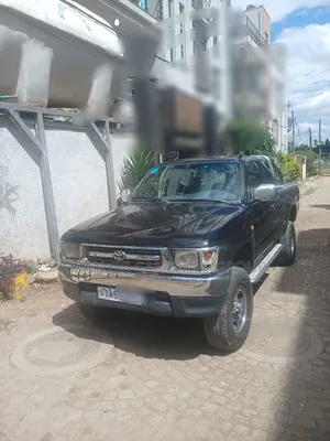 Toyota Hilux 2001 Blue